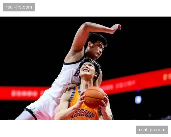 吴前14分浙江大胜吉林 本土后卫团队攻势中稳定输出 吴前14分浙江大胜吉林 本土后卫团队攻势中稳定输出